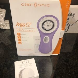 Clarisonic Mia 2 with extra brush head (Authentic)